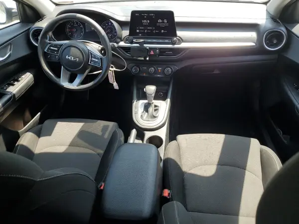 3KPF24AD5PE587794 2023 KIA FORTE - Image 8