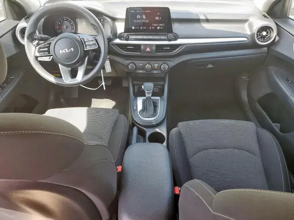 3KPF24AD5PE588704 2023 KIA FORTE - Image 8