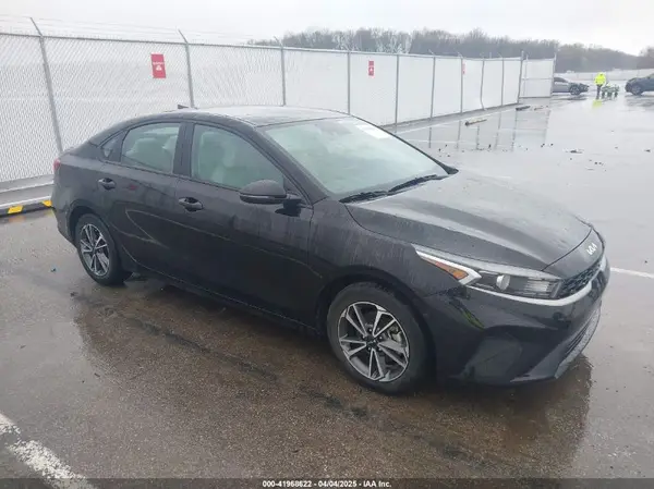 3KPF24AD5PE589433 2023 KIA FORTE - Image 1