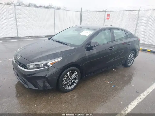 3KPF24AD5PE589433 2023 KIA FORTE - Image 2