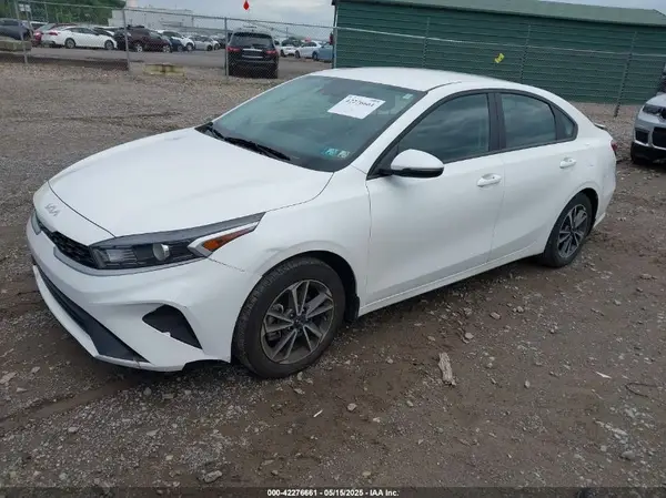 3KPF24AD5PE590582 2023 KIA FORTE - Image 2