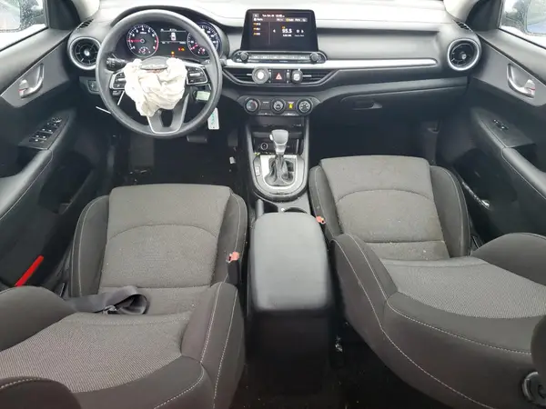 3KPF24AD5PE596320 2023 KIA FORTE - Image 8