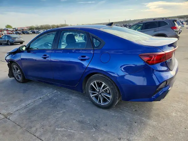 3KPF24AD5PE596348 2023 KIA FORTE - Image 2