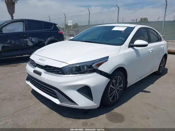 3KPF24AD5PE596463 2023 KIA FORTE - Image 2