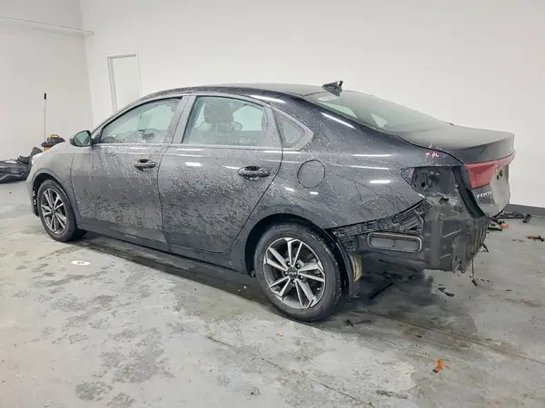 3KPF24AD5PE597970 2023 KIA FORTE - Image 2