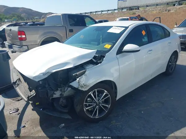 3KPF24AD5PE599217 2023 KIA FORTE - Image 2