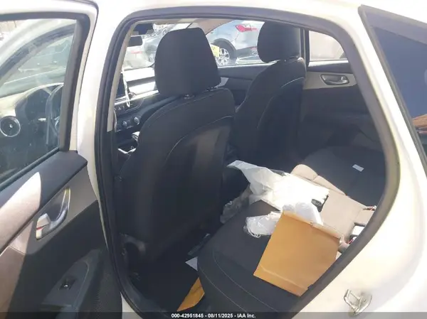 3KPF24AD5PE599217 2023 KIA FORTE - Image 8