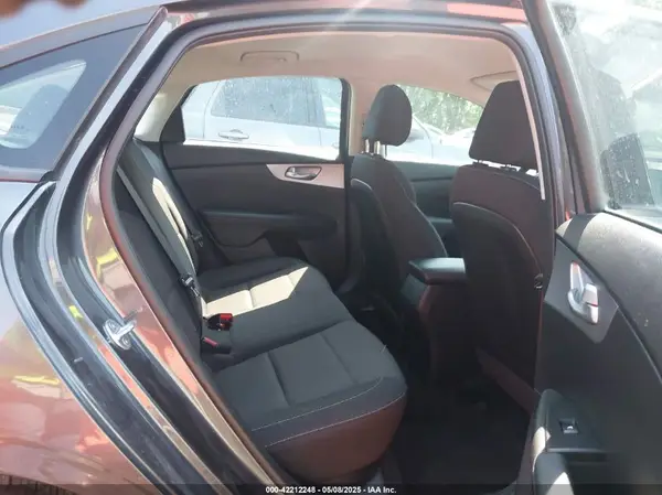 3KPF24AD5PE601547 2023 KIA FORTE - Image 8