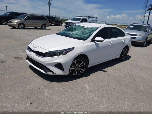 3KPF24AD5PE602472 2023 KIA FORTE - Image 2