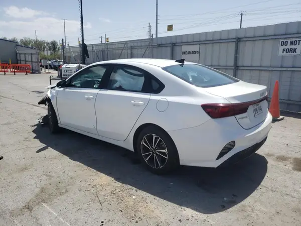 3KPF24AD5PE603993 2023 KIA FORTE - Image 2