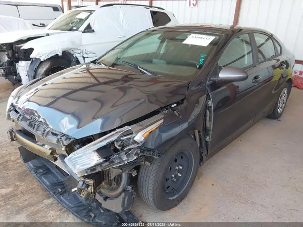 3KPF24AD5PE607154 2023 KIA FORTE - Image 2