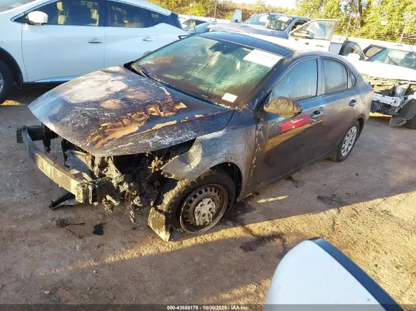 3KPF24AD5PE609390 2023 KIA FORTE - Image 2