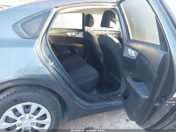 3KPF24AD5PE609390 2023 KIA FORTE - Image 8
