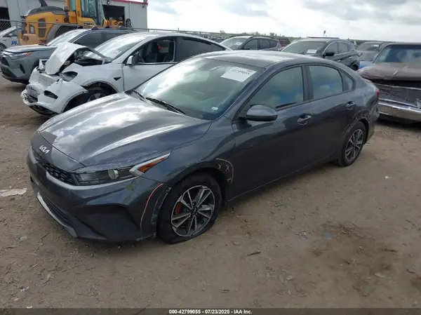 3KPF24AD5PE610510 2023 KIA FORTE - Image 2