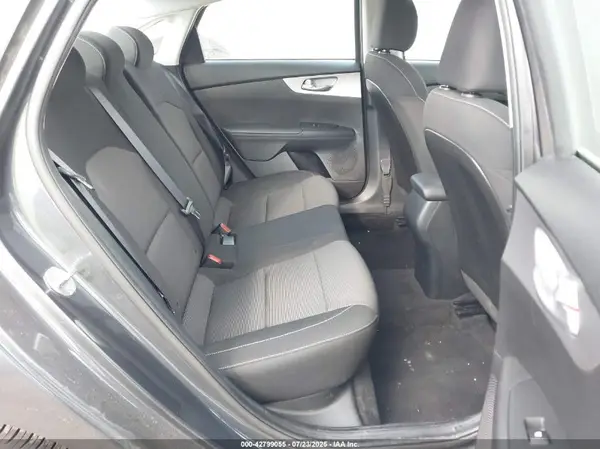 3KPF24AD5PE610510 2023 KIA FORTE - Image 8