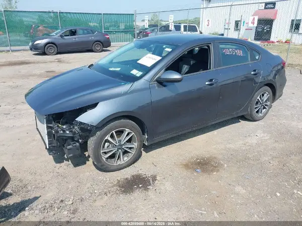 3KPF24AD5PE612192 2023 KIA FORTE - Image 2