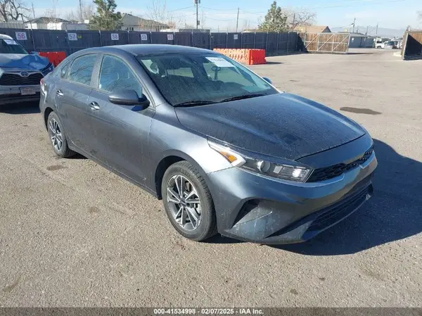 3KPF24AD5PE613939 2023 KIA FORTE - Image 1