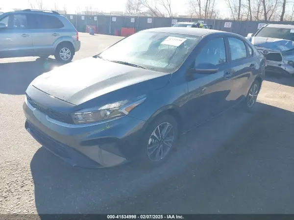 3KPF24AD5PE613939 2023 KIA FORTE - Image 2