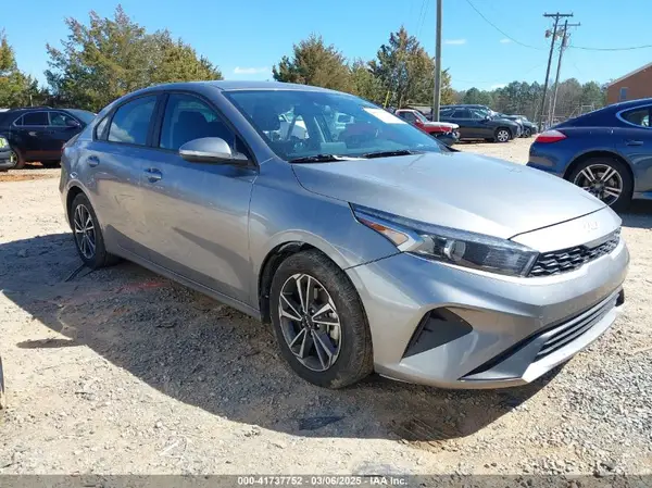 3KPF24AD5PE616176 2023 KIA FORTE - Image 1