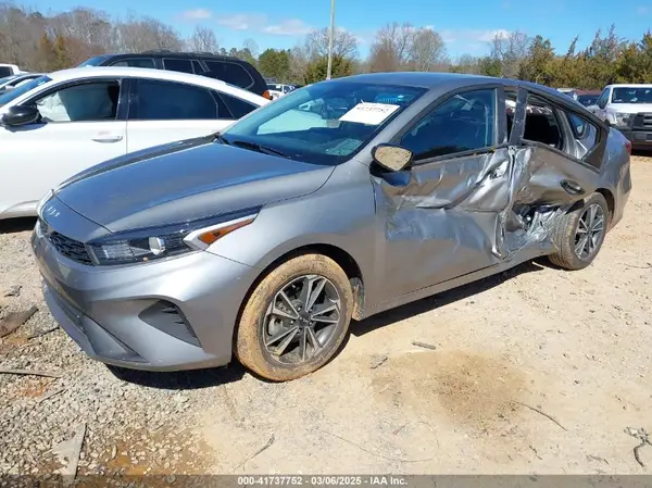 3KPF24AD5PE616176 2023 KIA FORTE - Image 2