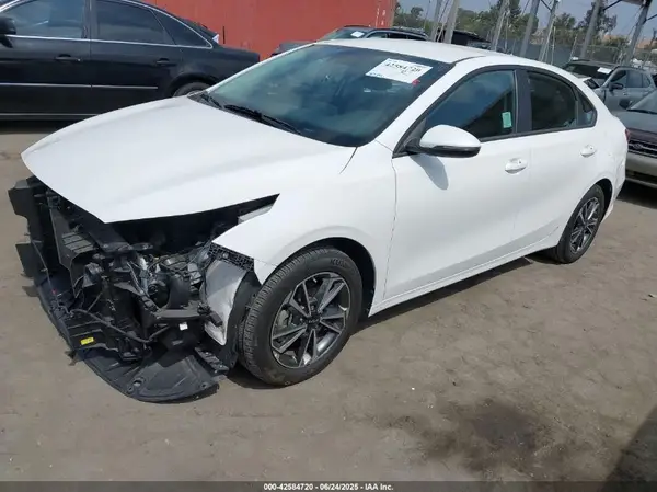 3KPF24AD5PE616999 2023 KIA FORTE - Image 2