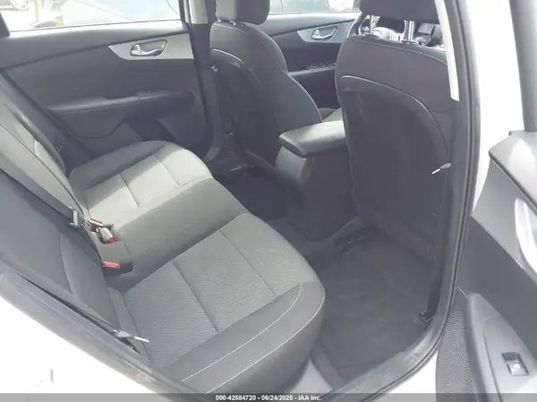 3KPF24AD5PE616999 2023 KIA FORTE - Image 8