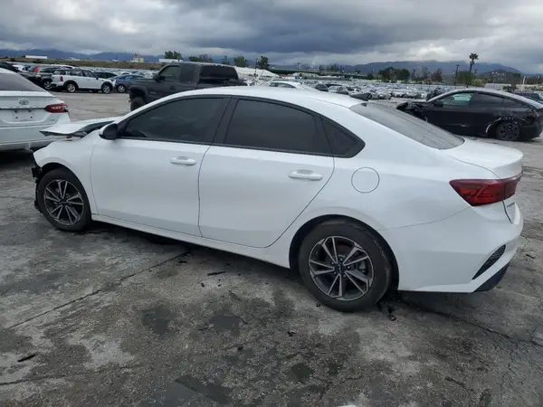 3KPF24AD5PE617585 2022 KIA FORTE - Image 2