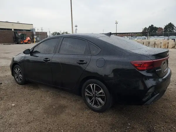 3KPF24AD5PE622169 2023 KIA FORTE - Image 2