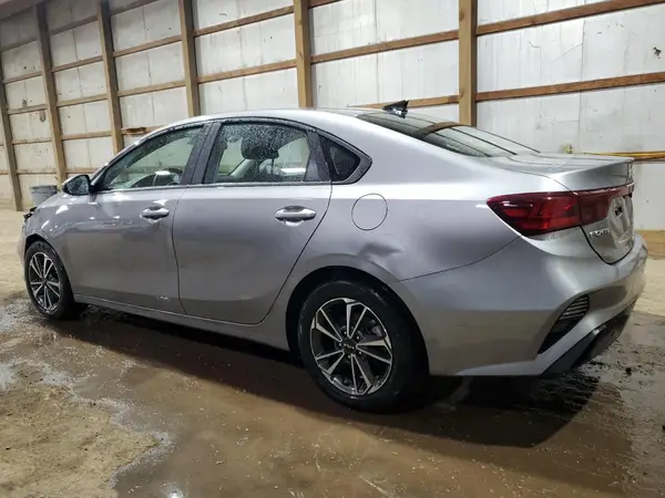 3KPF24AD5PE622866 2023 KIA FORTE - Image 2