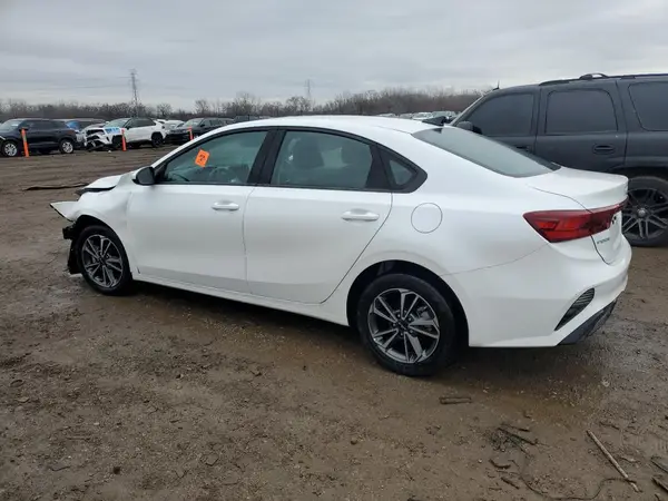 3KPF24AD5PE623449 2023 KIA FORTE - Image 2