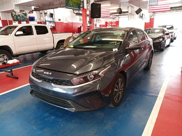 3KPF24AD5PE627226 2023 KIA FORTE - Image 2