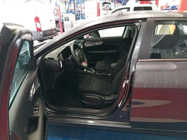 3KPF24AD5PE627226 2023 KIA FORTE - Image 8