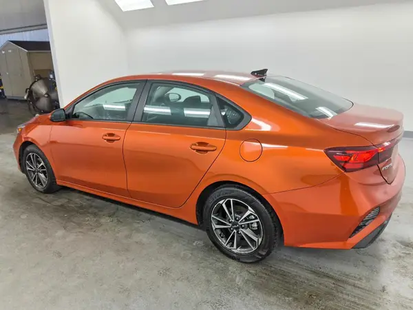 3KPF24AD5PE627601 2023 KIA FORTE - Image 2