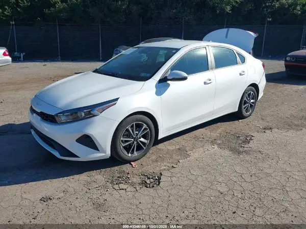 3KPF24AD5PE630093 2023 KIA FORTE - Image 2