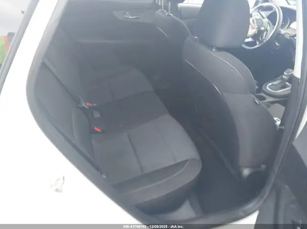 3KPF24AD5PE631096 2023 KIA FORTE - Image 8