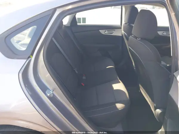 3KPF24AD5PE631809 2023 KIA FORTE - Image 8