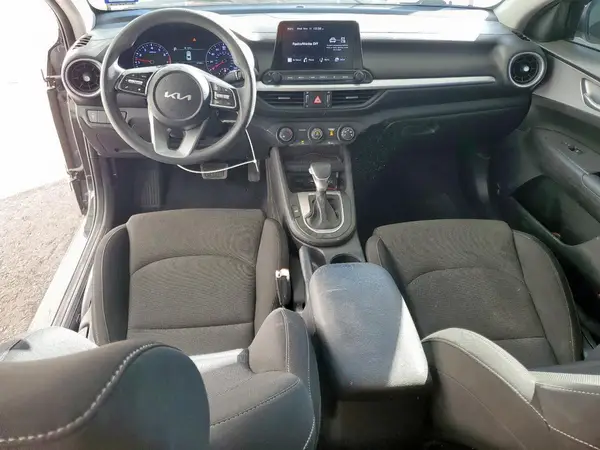 3KPF24AD5PE633107 2023 KIA FORTE - Image 8
