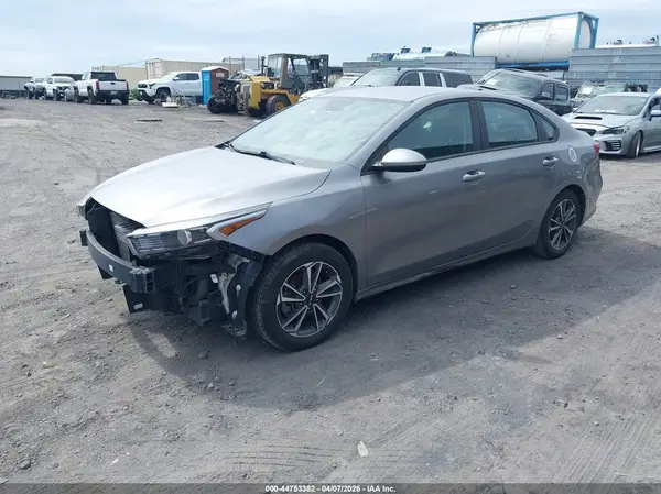 3KPF24AD5PE633446 2023 KIA FORTE - Image 2