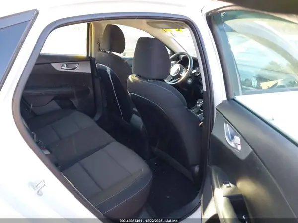 3KPF24AD5PE633981 2023 KIA FORTE - Image 8