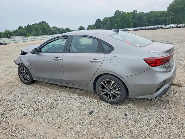 3KPF24AD5PE635634 2023 KIA FORTE - Image 2