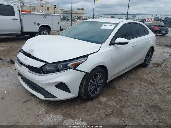 3KPF24AD5PE637139 2023 KIA FORTE - Image 2