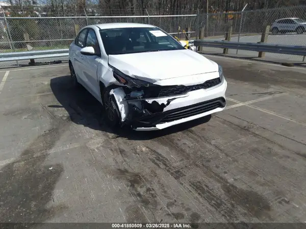 3KPF24AD5PE637982 2023 KIA FORTE - Image 1