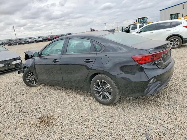 3KPF24AD5PE642759 2023 KIA FORTE - Image 2