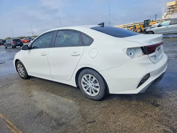 3KPF24AD5PE646343 2023 KIA FORTE - Image 2