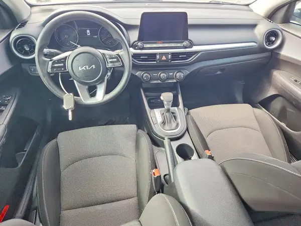 3KPF24AD5PE646343 2023 KIA FORTE - Image 8