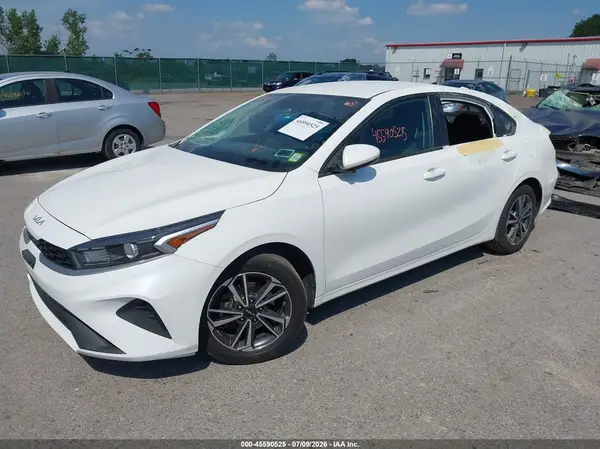 3KPF24AD5PE646374 2023 KIA FORTE - Image 2