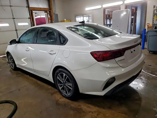 3KPF24AD5PE646486 2023 KIA FORTE - Image 2