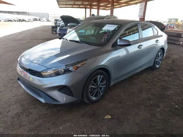 3KPF24AD5PE647721 2023 KIA FORTE - Image 2