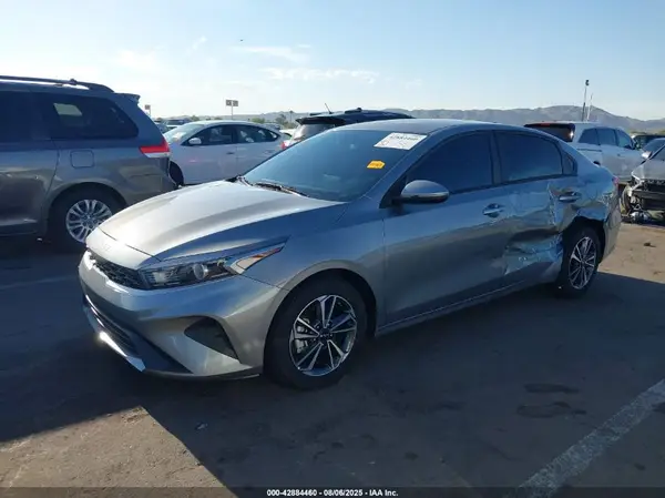3KPF24AD5PE648285 2023 KIA FORTE - Image 2