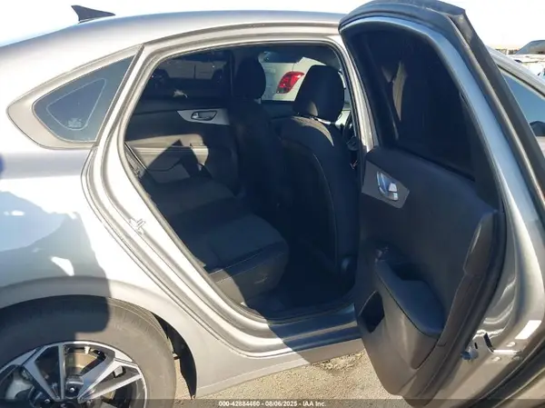 3KPF24AD5PE648285 2023 KIA FORTE - Image 8